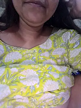 MOM-SUN-COUPLE online show from April 23, 5:03 pm