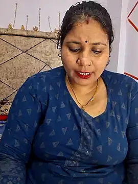 Snapshot of MOM-SUN-COUPLE chatting on February 23, 8:11 pm MOM-SUN-COUPLE online show from February 23, 8:11 pm