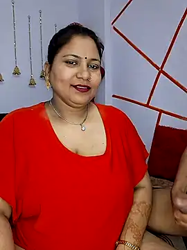 Snapshot of MOM-SUN-COUPLE chatting on February 1, 4:32 pm MOM-SUN-COUPLE online show from February 1, 4:32 pm