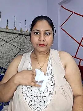 Snapshot of MOM-SUN-COUPLE chatting on February 21, 9:34 am MOM-SUN-COUPLE online show from February 21, 9:34 am