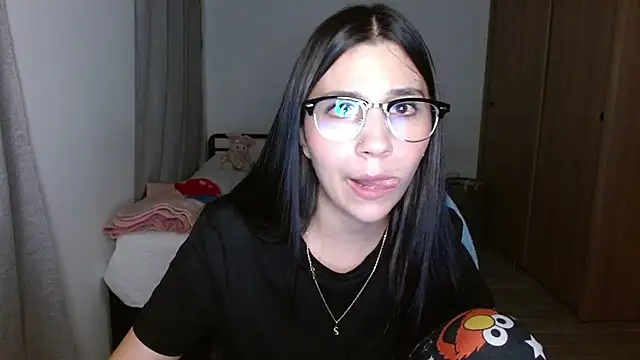 Snapshot of mia__lopez_ chatting on October 25, 3:38 am mia lopez online show from October 25, 3:38 am