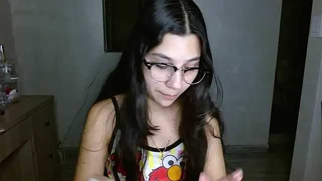 Snapshot of mia__lopez_ chatting on June 21, 5:02 am mia lopez online show from June 21, 5:02 am