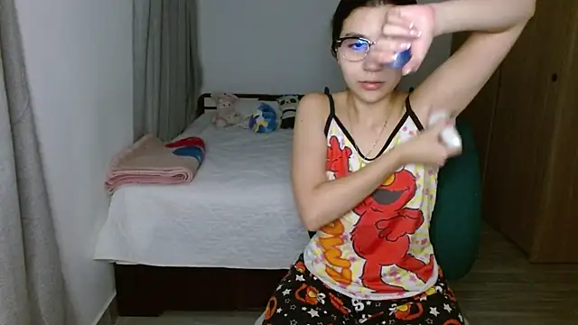 Snapshot of mia__lopez_ chatting on November 6, 2:15 am mia lopez online show from November 6, 2:15 am