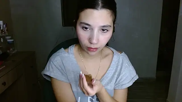 Snapshot of mia__lopez_ chatting on July 1, 2:45 am mia lopez online show from July 1, 2:45 am