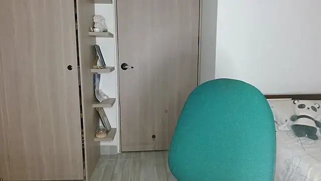 mia  lopez  online show from March 30, 4:14 am