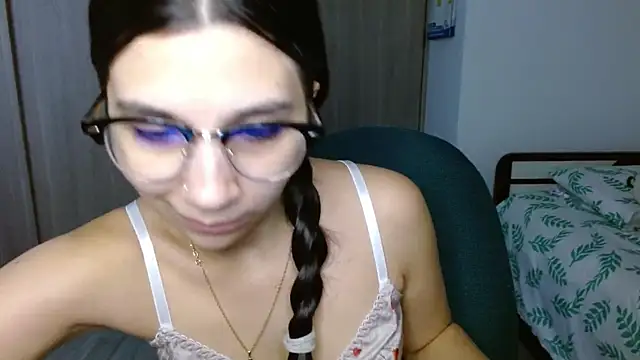 Snapshot of mia__lopez_ chatting on December 19, 1:42 am mia lopez online show from December 19, 1:42 am