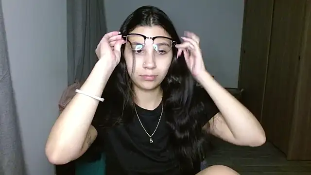 mia  lopez  online show from October 21, 1:16 am