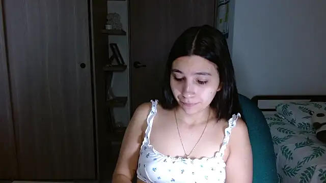 Snapshot of mia__lopez_ chatting on December 15, 11:20 pm mia lopez online show from December 15, 11:20 pm