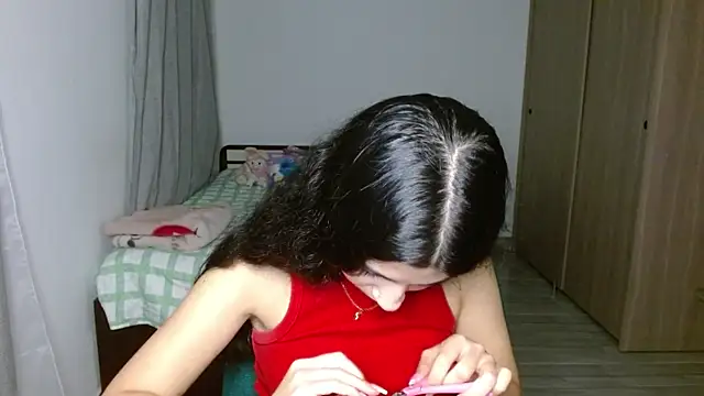 mia  lopez  online show from October 18, 1:40 am