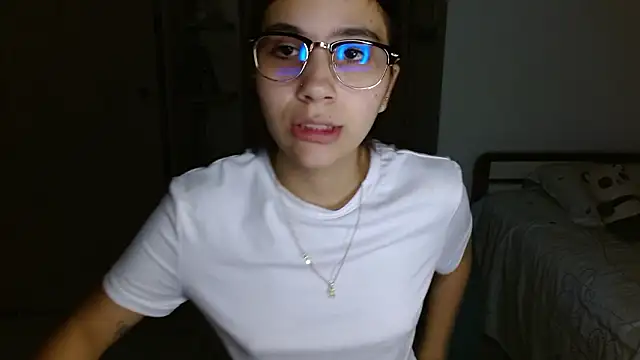 mia  lopez  online show from March 21, 3:19 am