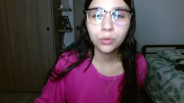 Snapshot of mia__lopez_ chatting on December 3, 12:55 am mia lopez online show from December 3, 12:55 am