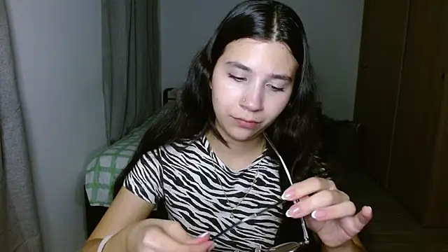 Snapshot of mia__lopez_ chatting on October 23, 12:53 am mia lopez online show from October 23, 12:53 am