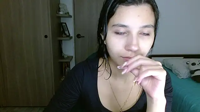 Snapshot of mia__lopez_ chatting on February 15, 8:52 pm mia lopez online show from February 15, 8:52 pm