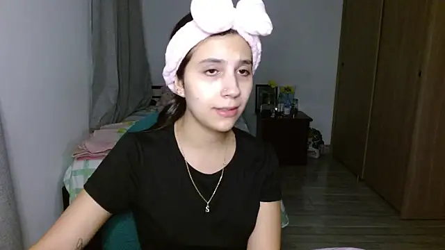 mia  lopez  online show from September 23, 5:14 am