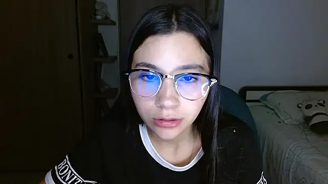 mia  lopez  online show from March 18, 2:37 am