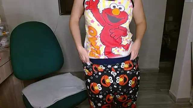 Snapshot of mia__lopez_ chatting on June 26, 2:50 am mia lopez online show from June 26, 2:50 am