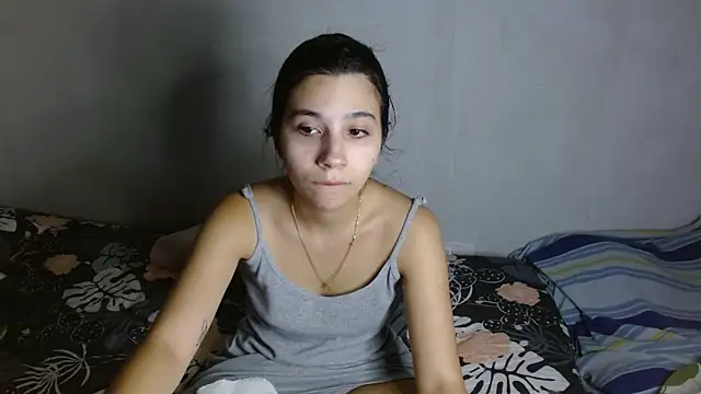 mia  lopez  online show from May 28, 4:31 am