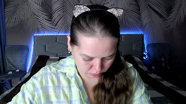 uliastar online show from November 13, 9:24 am