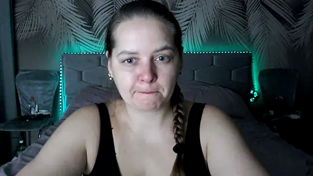 uliastar online show from October 31, 7:16 am