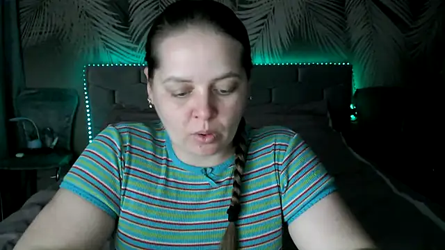 uliastar online show from March 31, 7:21 am