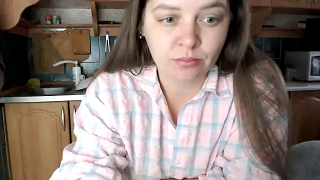 uliastar online show from November 8, 6:50 am