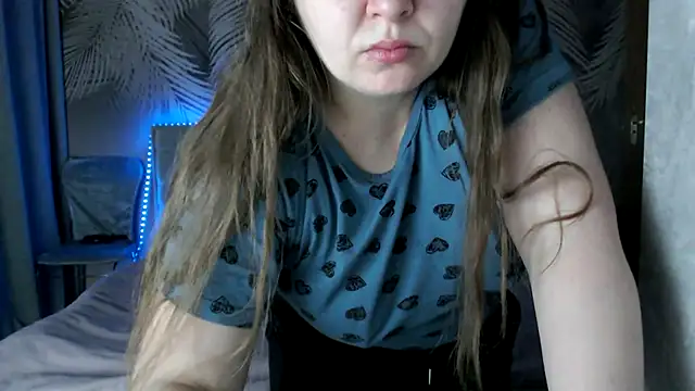 uliastar online show from February 24, 7:09 am