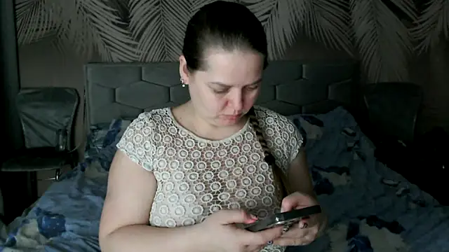 uliastar online show from February 1, 9:40 am