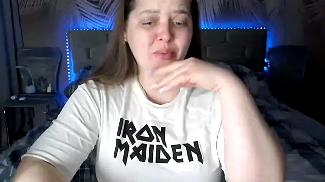 uliastar online show from March 25, 7:30 am