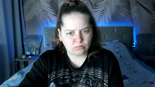 uliastar online show from April 17, 6:49 am