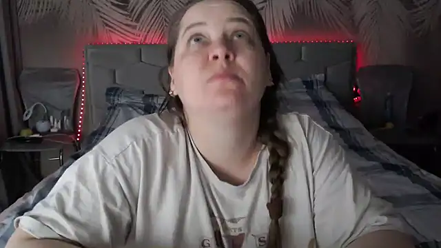 uliastar online show from April 22, 5:14 am