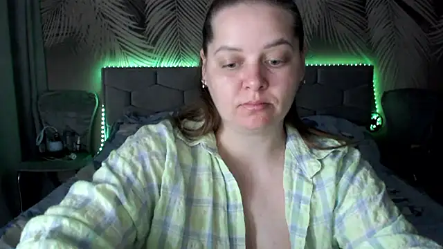uliastar online show from May 22, 6:11 am