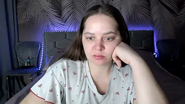 uliastar online show from January 8, 6:30 am