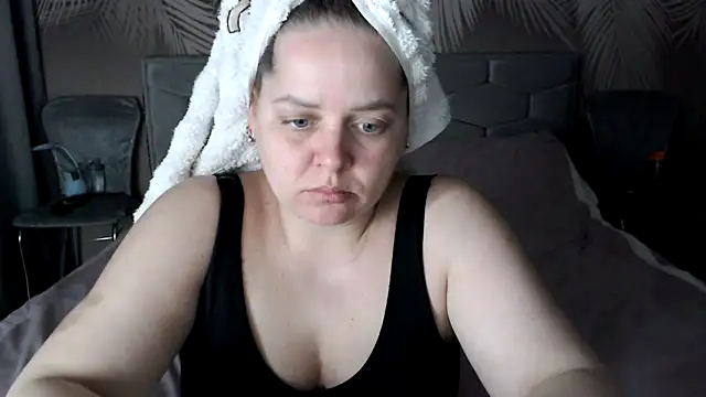 uliastar online show from April 7, 7:32 am