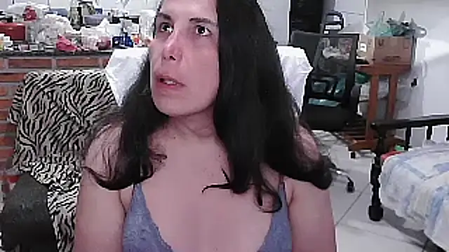 Snapshot of LauraVicttoria361215 chatting on October 22, 11:25 pm LauraVicttoria361215 online show from October 22, 11:25 pm