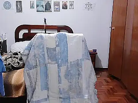 Snapshot of LauraVicttoria361215 chatting on February 20, 2:51 am LauraVicttoria361215 online show from February 20, 2:51 am