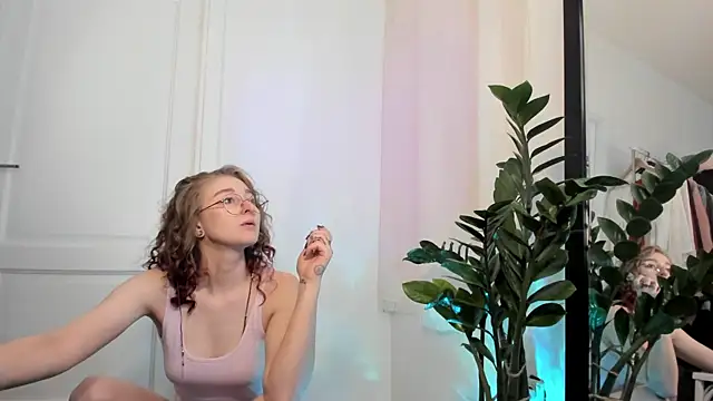 Lana Delmar online show from May 11, 11:33 am