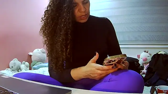 Snapshot of gatubelahot chatting on November 29, 12:00 am gatubelahot online show from November 29, 12:00 am