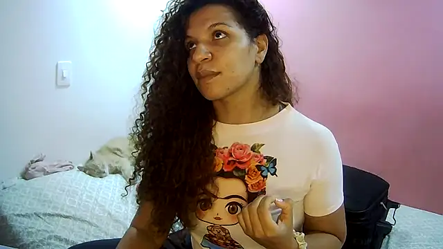 Snapshot of gatubelahot chatting on January 15, 12:47 am gatubelahot online show from January 15, 12:47 am