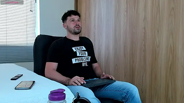 alexman fuck online show from April 15, 10:21 pm