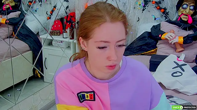 TinaBrook online show from October 31, 4:09 am