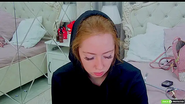 Snapshot of TinaBrook chatting on October 15, 3:49 am TinaBrook online show from October 15, 3:49 am