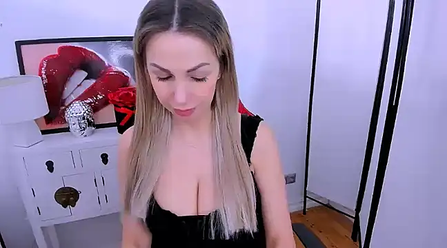 PamelaFlowers online show from March 10, 8:17 am