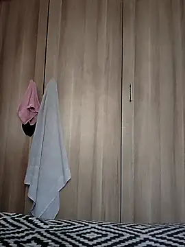 Snapshot of douksm chatting on September 28, 7:04 am douksm online show from September 28, 7:04 am