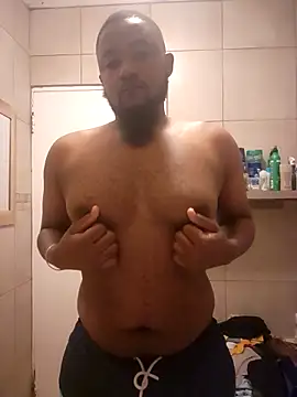 Snapshot of douksm chatting on March 18, 3:23 am douksm online show from March 18, 3:23 am