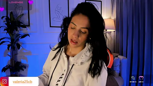 Snapshot of valeriia25_ chatting on February 15, 1:49 pm valeriia25 online show from February 15, 1:49 pm