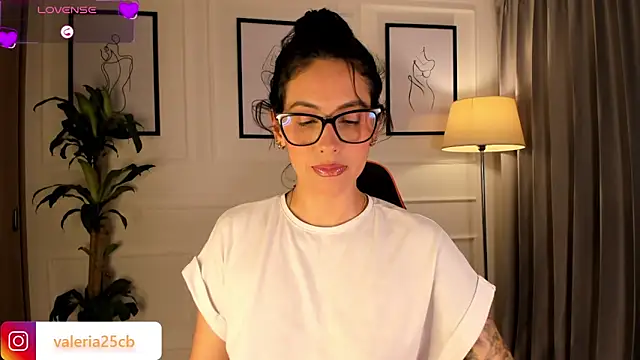 Snapshot of valeriia25_ chatting on February 4, 10:45 pm valeriia25 online show from February 4, 10:45 pm