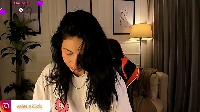Snapshot of valeriia25_ chatting on February 19, 11:17 am valeriia25 online show from February 19, 11:17 am