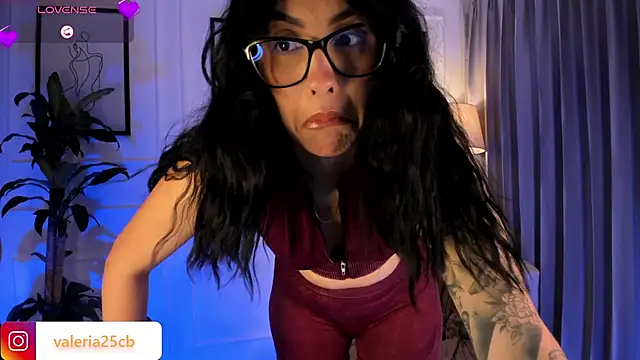 Snapshot of valeriia25_ chatting on February 18, 12:59 am valeriia25 online show from February 18, 12:59 am