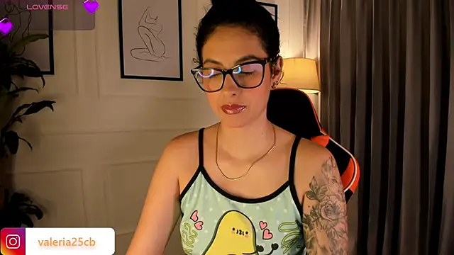 Snapshot of valeriia25_ chatting on February 28, 12:42 pm valeriia25 online show from February 28, 12:42 pm