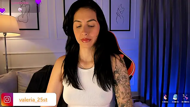 Snapshot of valeriia25_ chatting on March 7, 10:54 pm valeriia25 online show from March 7, 10:54 pm